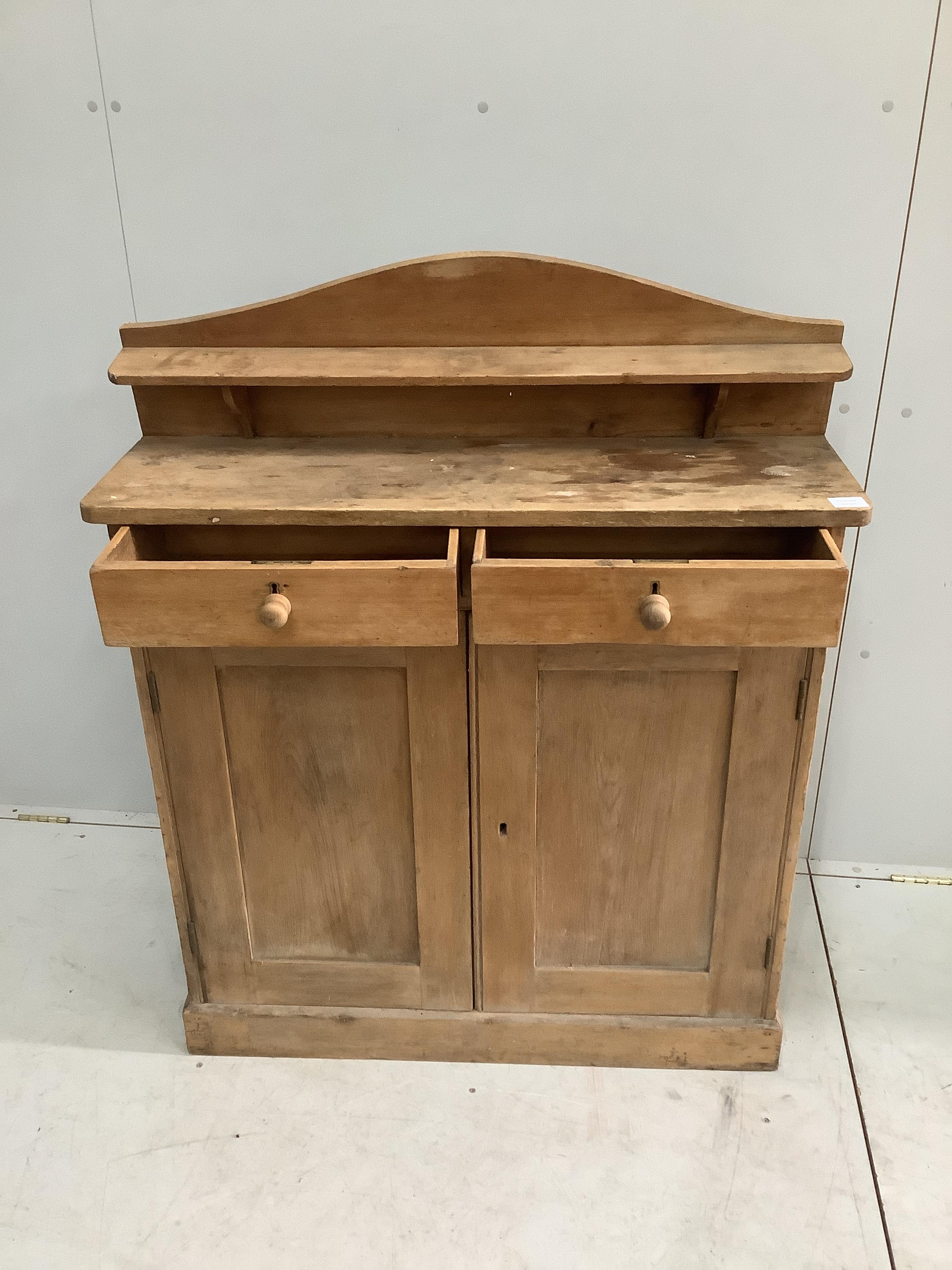 A Victorian pine chiffonier, width 95cm, depth 29cm, height 116cm